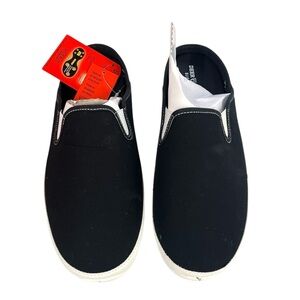 NIB Deer stags spike slipperooz slippers